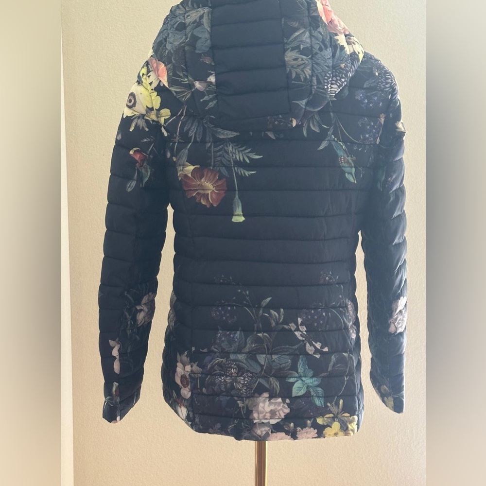 Point Zero Black Puffer Jacket with Floral Pattern - Picture 3 of 5